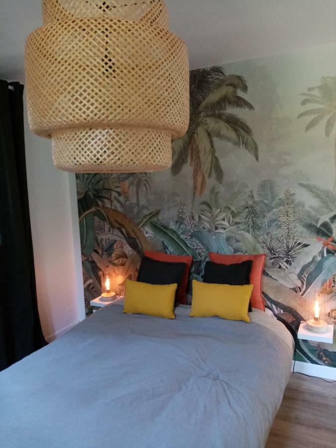 La maison d à côté Lacropte Extérieur photo