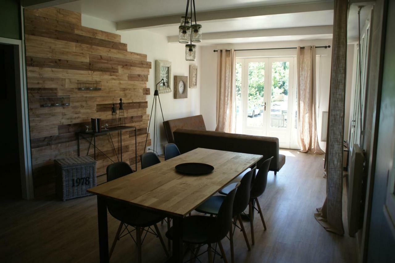 La maison d à côté Lacropte Extérieur photo